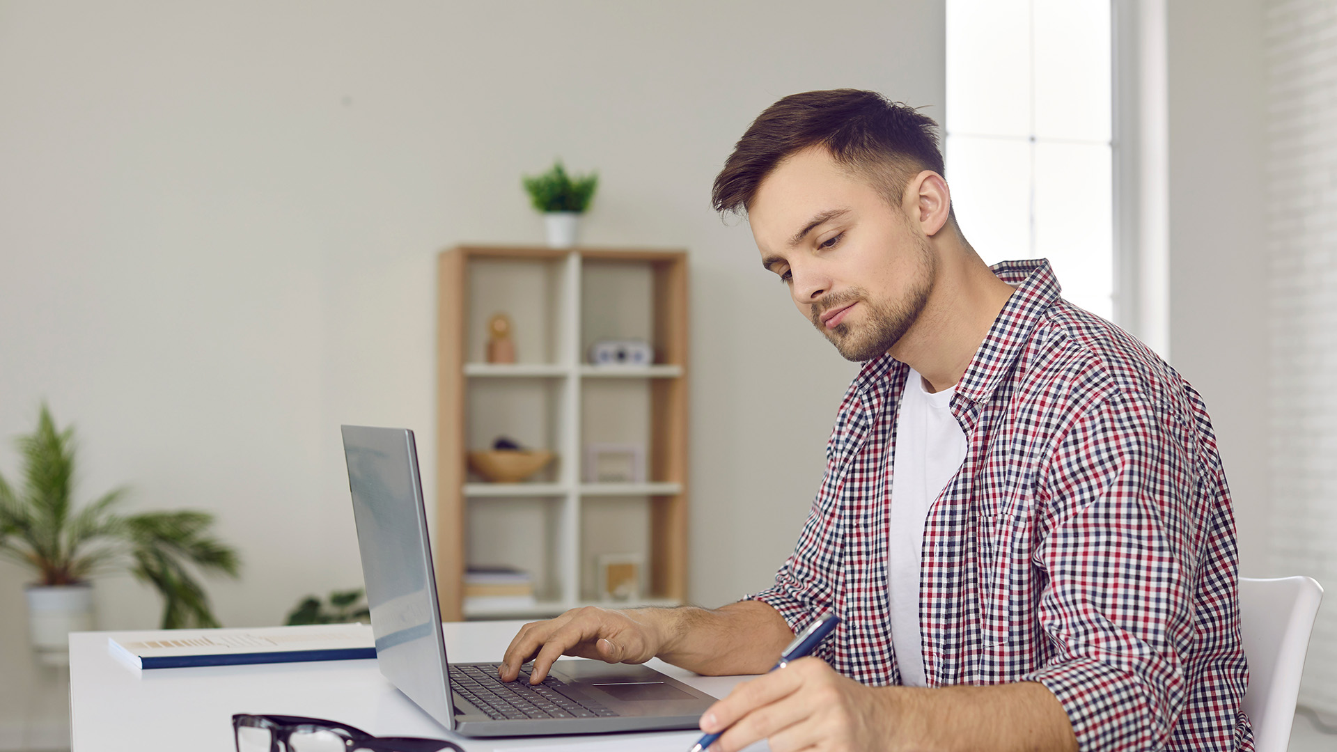 Join us for a live webinar exploring SMC's fully online degrees in business, social work, and psychology.