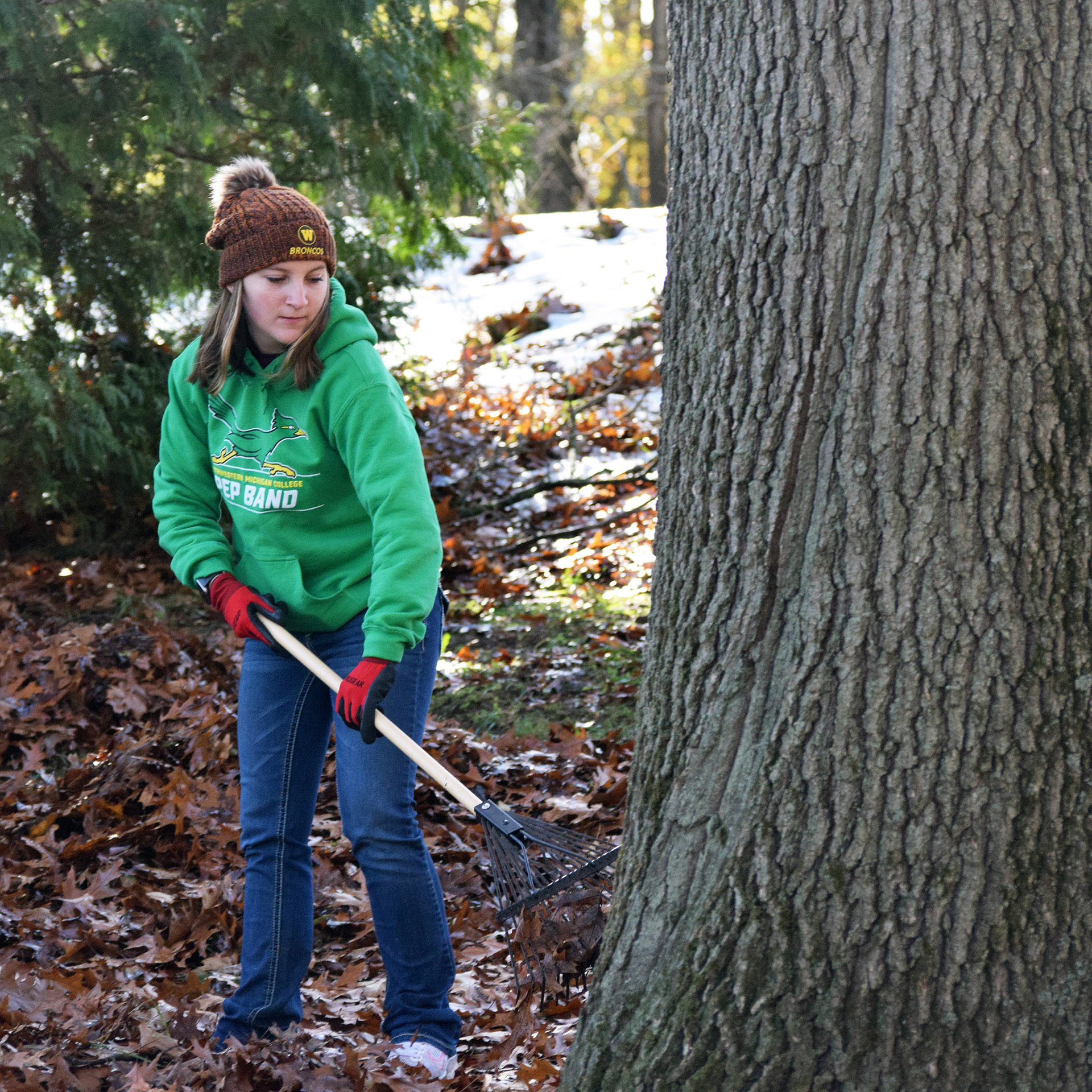 Raking a Difference for United Way