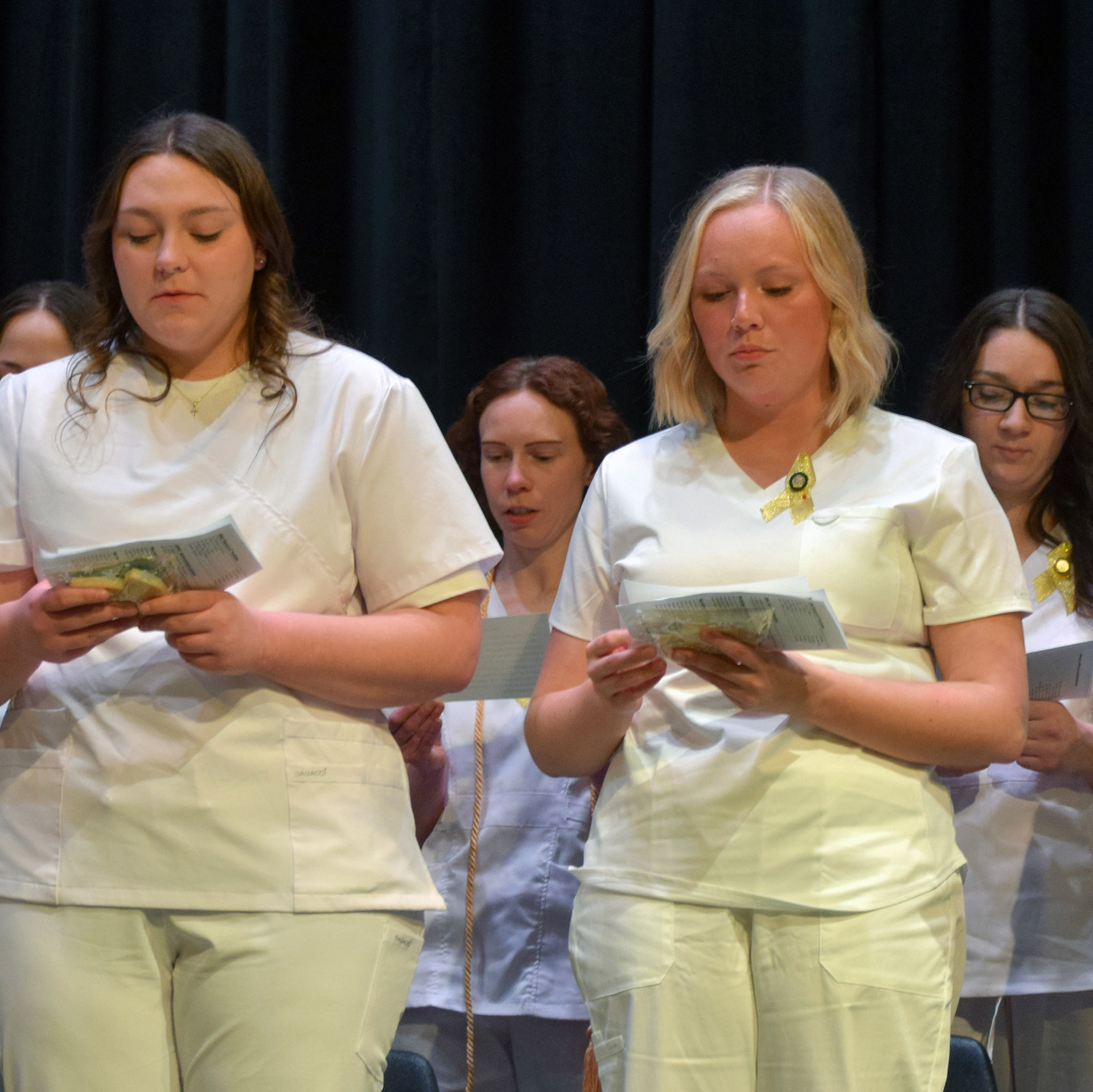 Graduates recite the Nightingale pledge